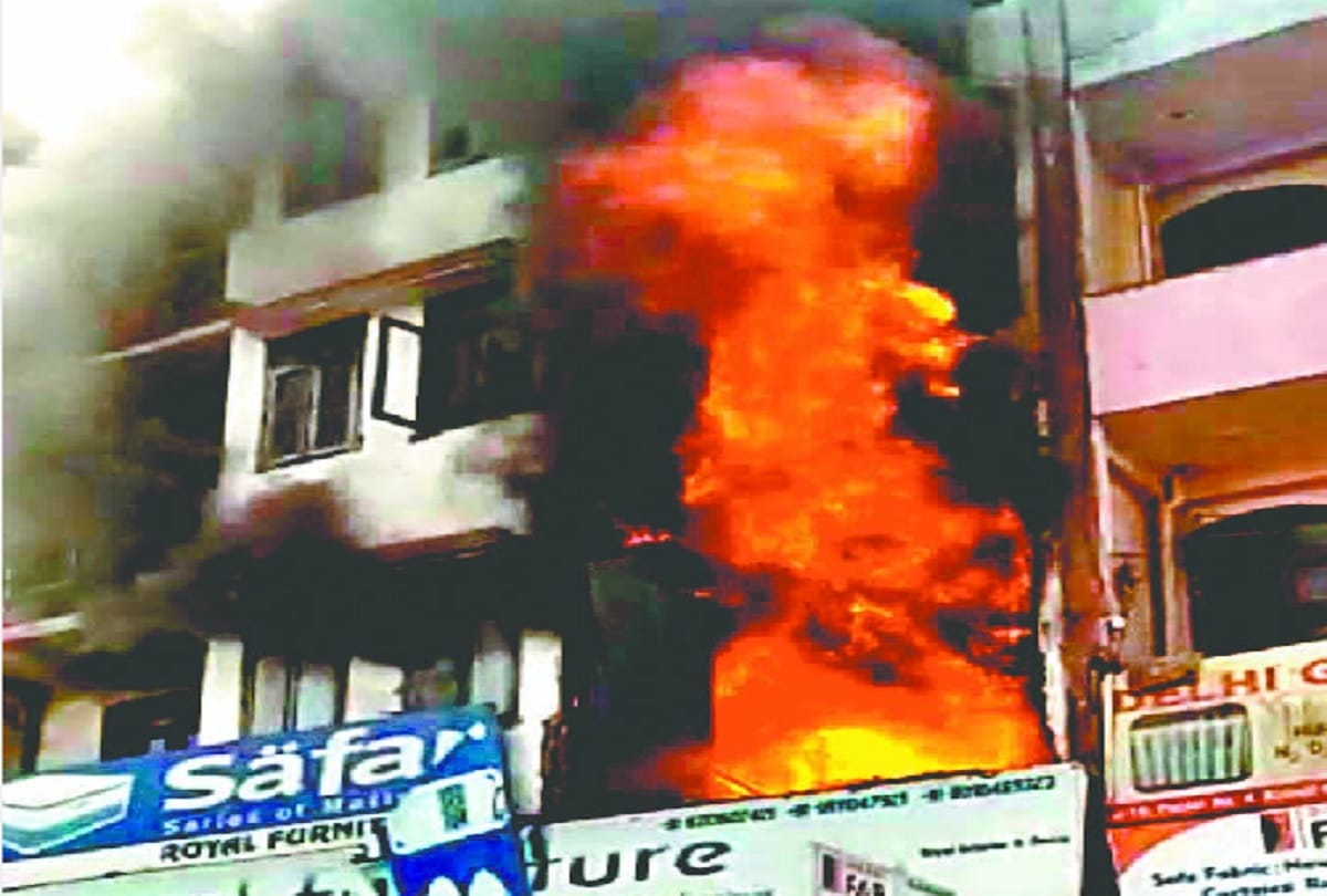 Shaheen Bagh Fire broke out in building due to short circuits