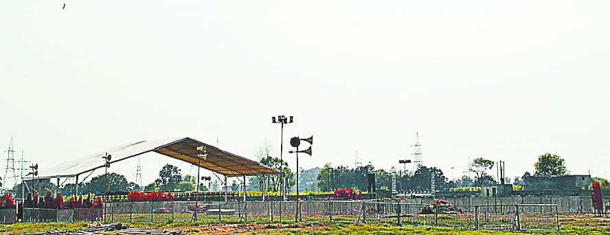PM Modi Narendra Modi roar from 24x60 stage