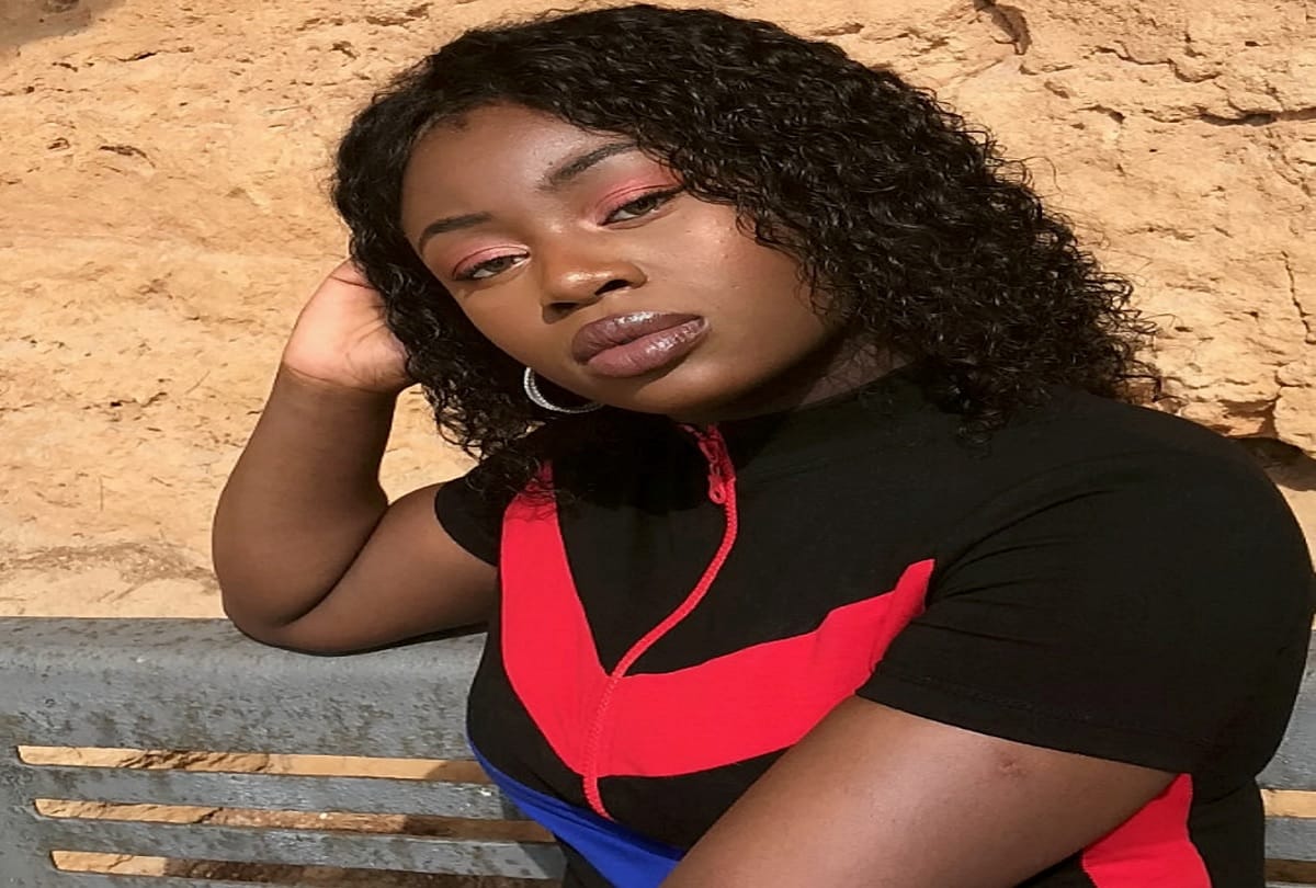 a girl slept for 3 weeks and missed her exams because Sleeping Beauty Syndrome