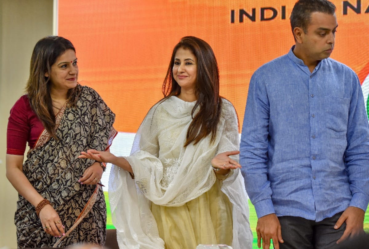 urmila matondkar joins congress says see me as leader not glamour I follow gandhi nehru sayings
