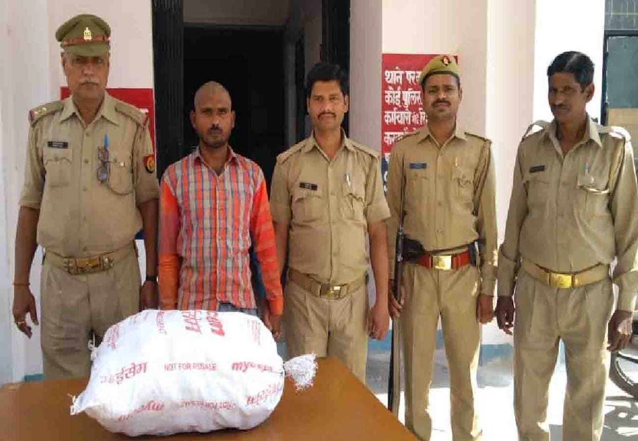 gangster arrested with 142 sutli bombs
