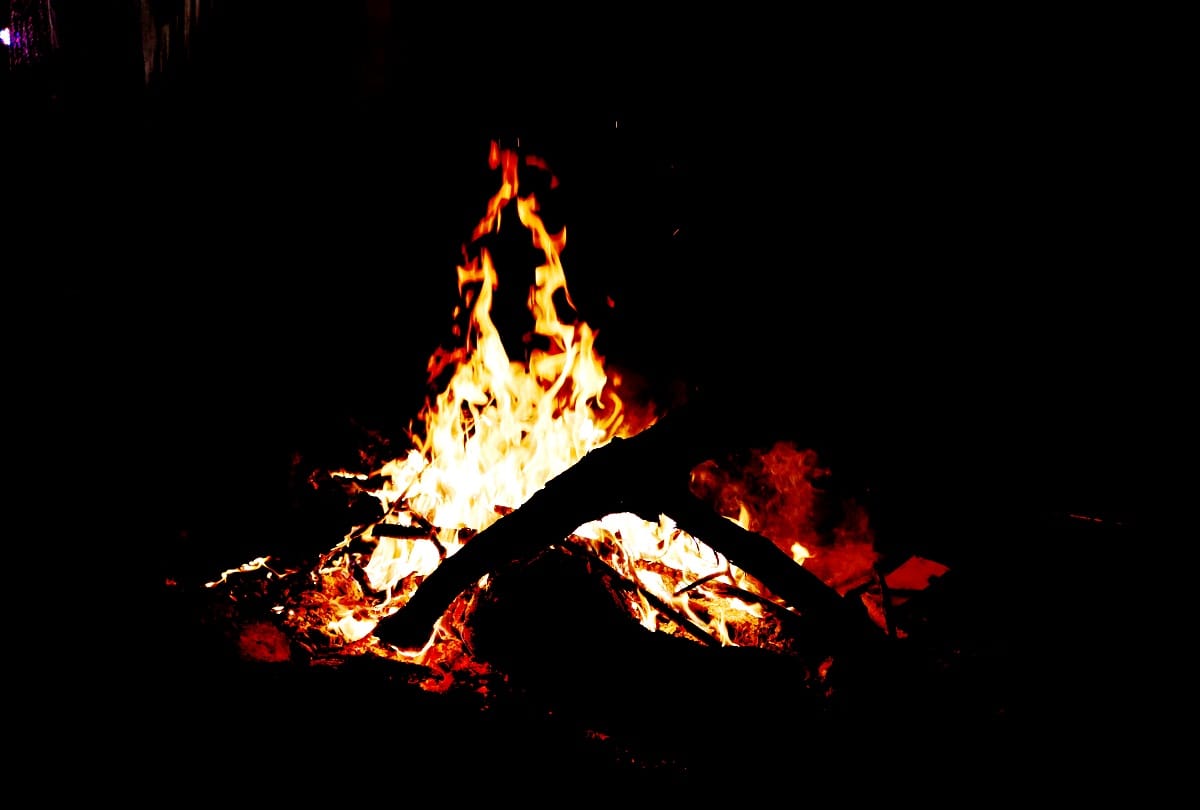 Coronavirus In Madhya Pradesh: Muslims help Hindu woman funeral in Indore, shoulder to her Bier