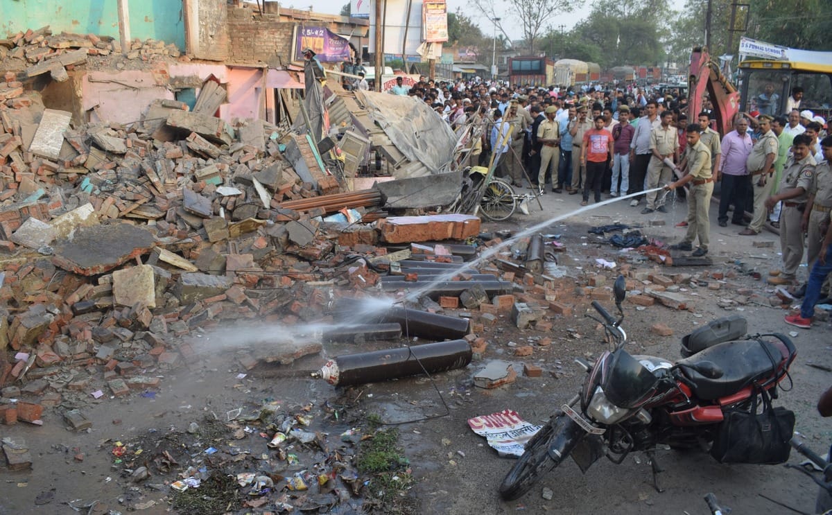 Untold story of oxygen cylinder blast in jaunpur