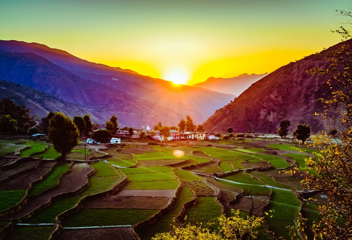 visit last village of India mana located in uttarakhand