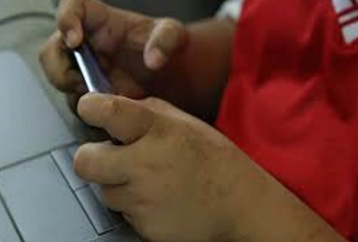 mobile and internet are creating problems for children