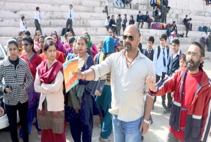 parents protest against school management in solan himachal