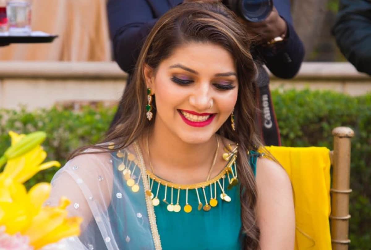 sapna choudhary flaunt her tattoo in new pics