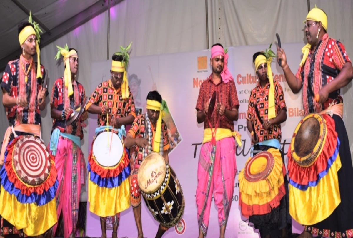 Artists' spectacular dance performances at the National Tribal Festival in bilaspur
