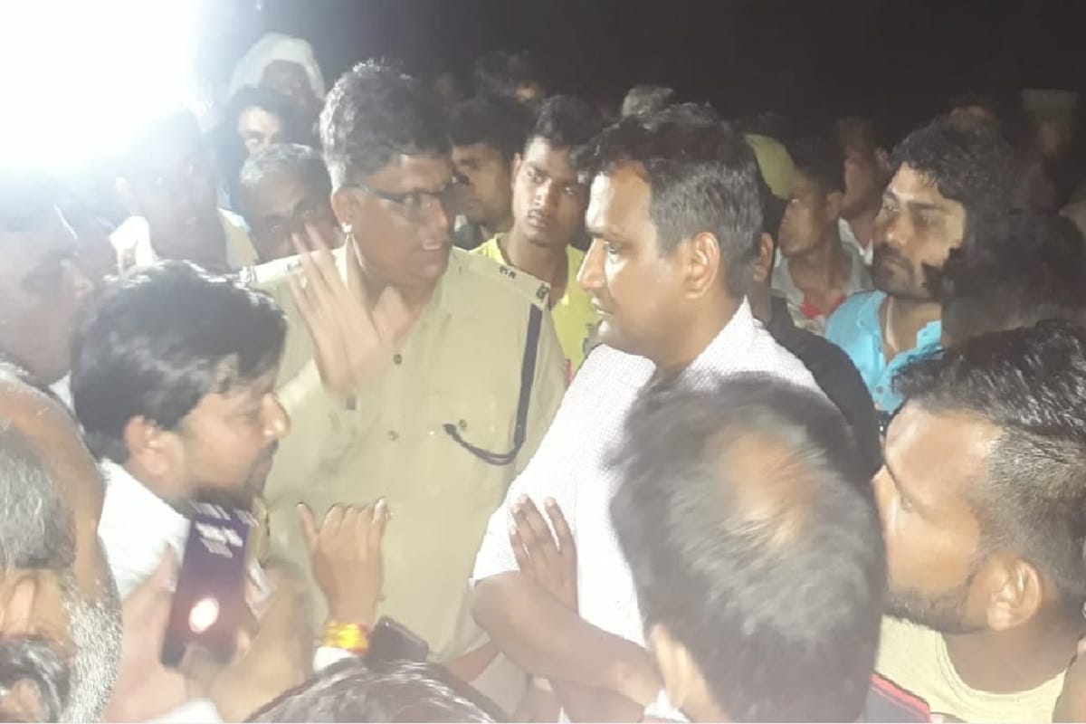 Six peoples dies and ten injured in car accident at Muzaffarnagar