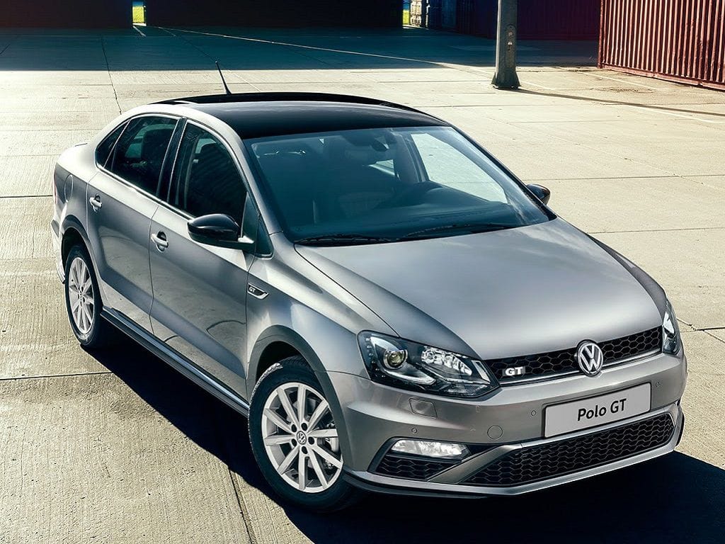 automobile companies are offering on more than Rs 1 lakhs discount on sedan cars in India