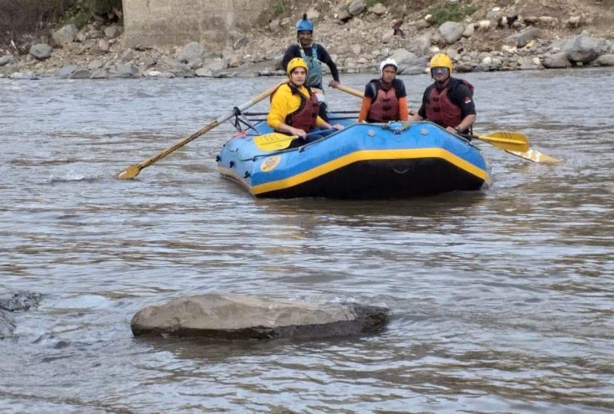 Bollywood Actress Zareen Khan in Manali Kullu Himachal Pradesh
