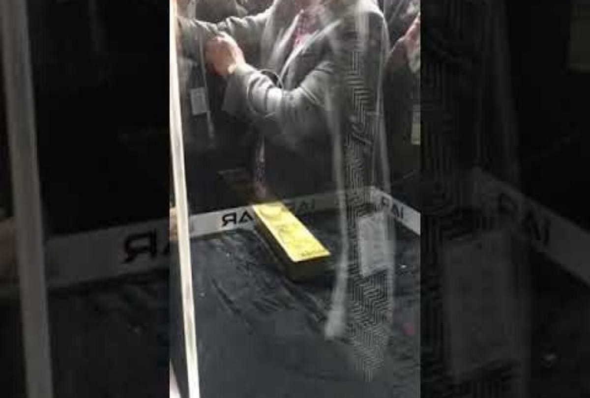 dubai airport 20kg gold bar challenge viral video