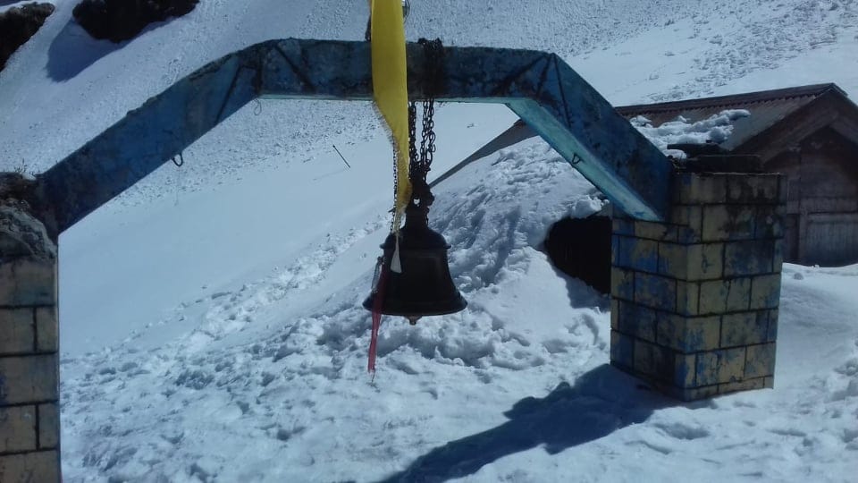 Snow Covered uttarakhand tungnath and chopta in march month 2019