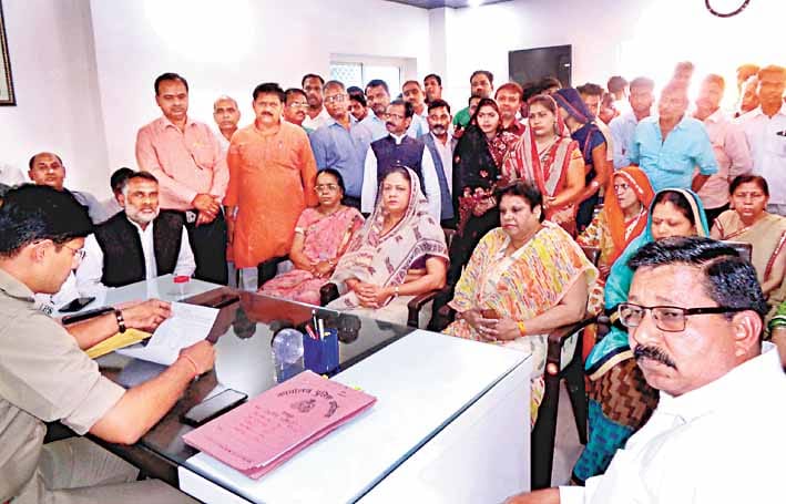 complaints against azamkha and sambhal sp prisedent