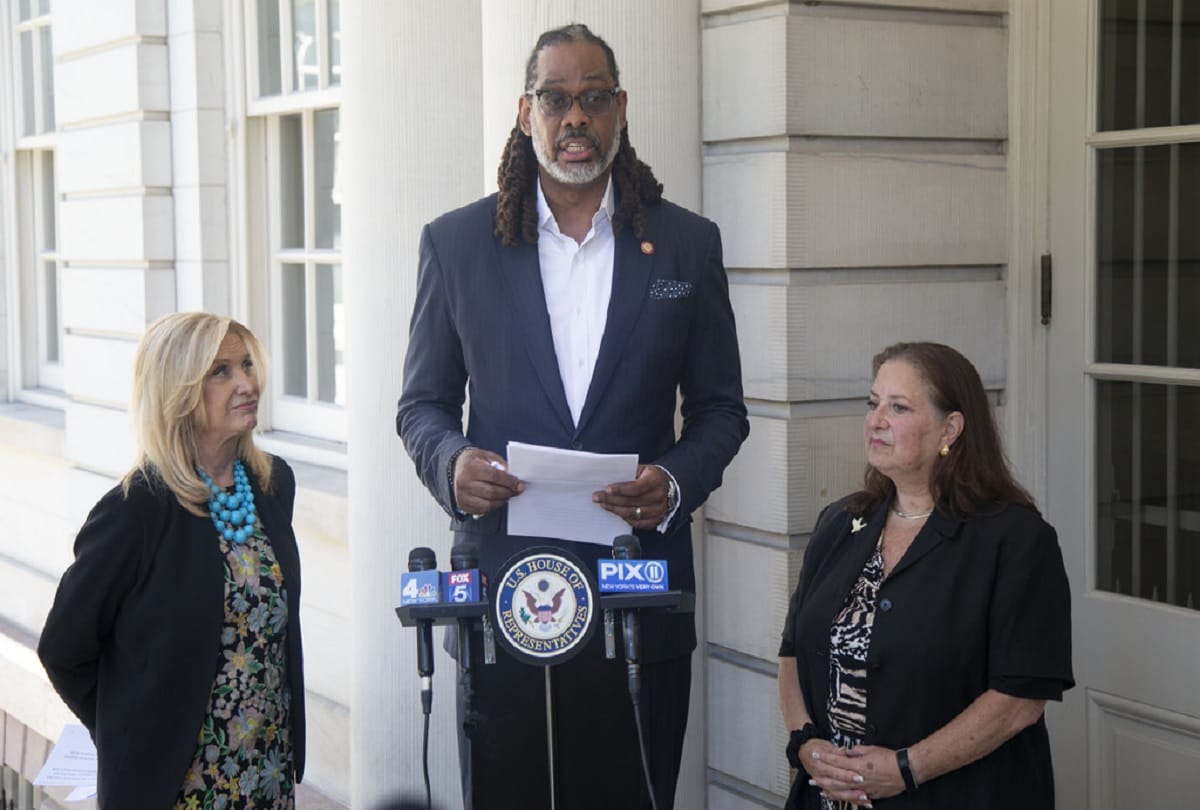 new york city councilman Robert Cornegy titled as world's tallest politician