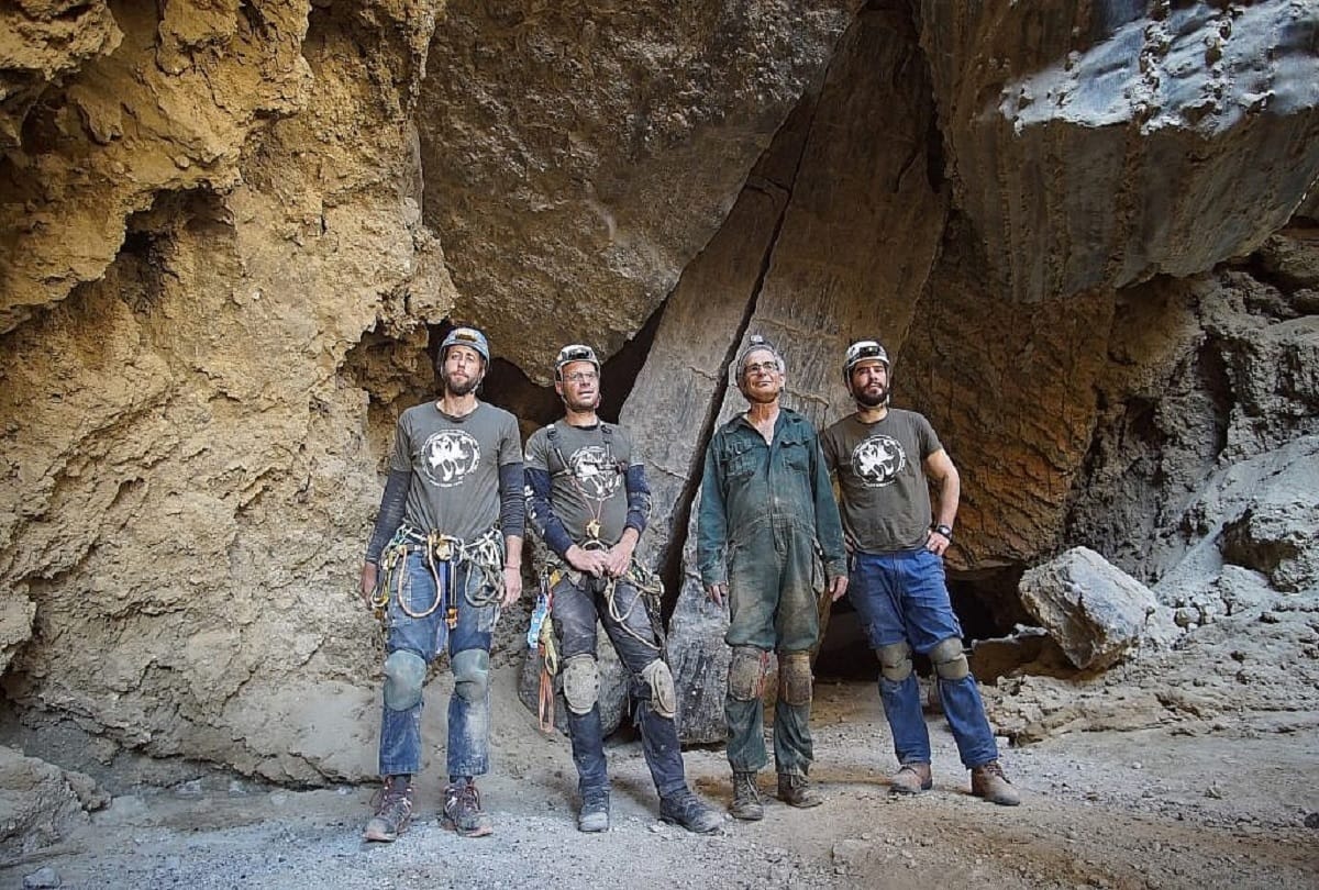 world's longest salt cave found in israel cave explorers it is malham cave in mount sedom