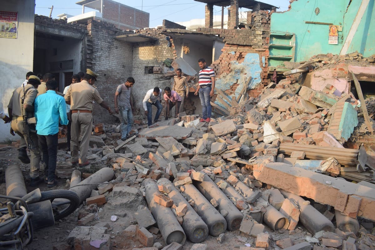 Untold story of oxygen cylinder blast in jaunpur
