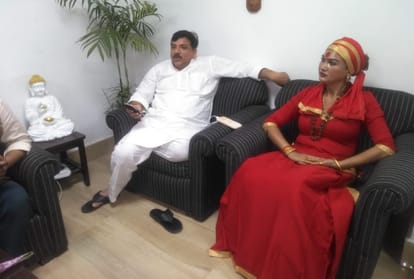 lok sabha elections 2019 kinnar akhara maa bhawaninath balmiki joins aap contest poll from prayagraj
