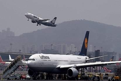 मुंबई हवाई अड्डा (फाइल फोटो)