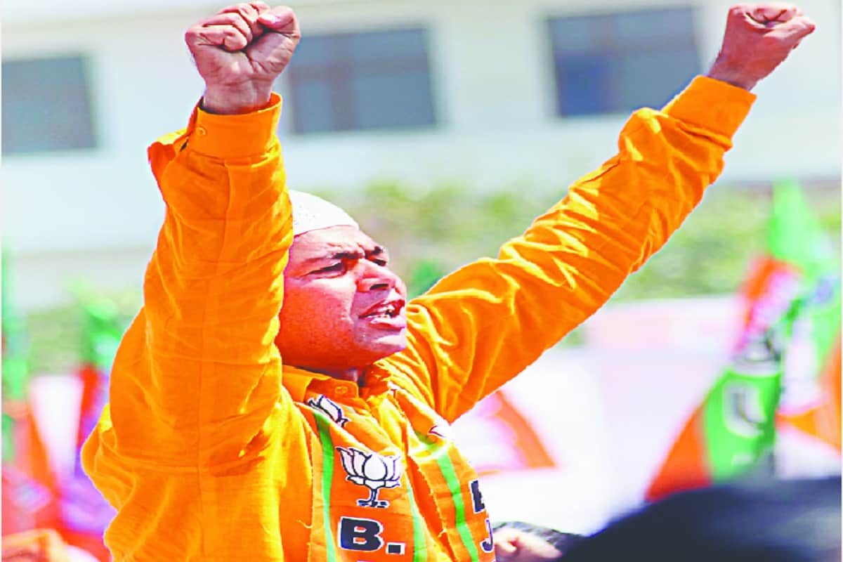 Lok sabha elections 2019, PM Modi fans reached from Meerut rally and Sloganeering of i am a janitor
