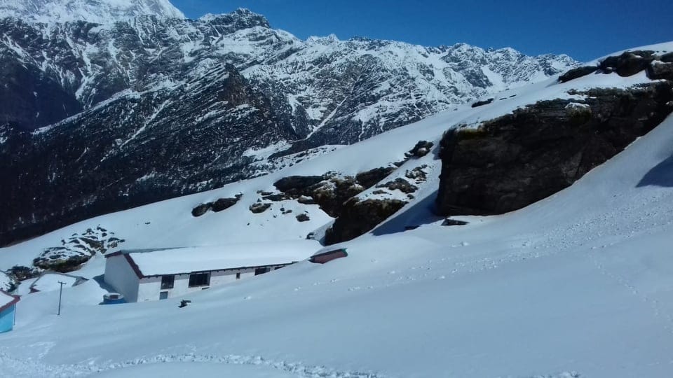 Snow Covered uttarakhand tungnath and chopta in march month 2019