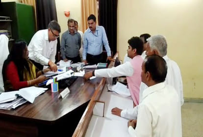 SP candidate Akshay Yadav files nomination from Firozabad for lok sabha elections 2019