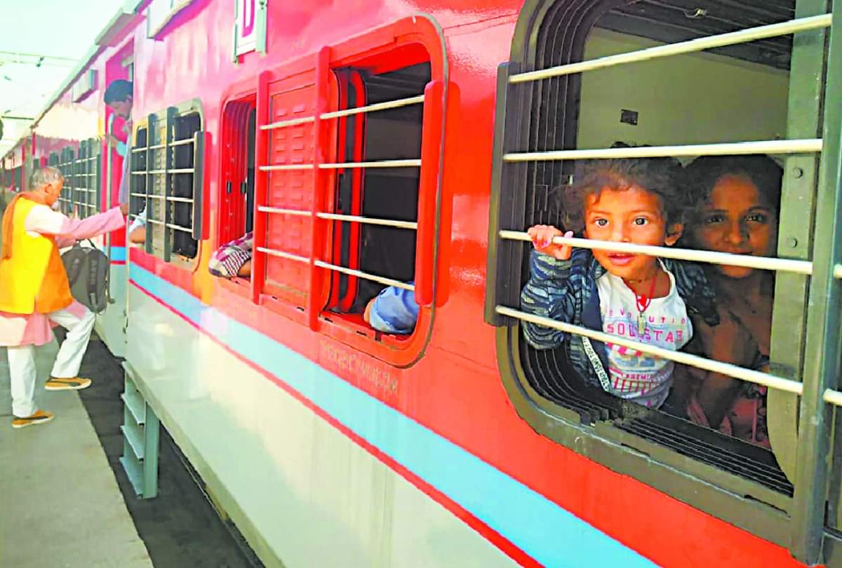 Booking e ticket will soon cost more due to service charges by IRCTC