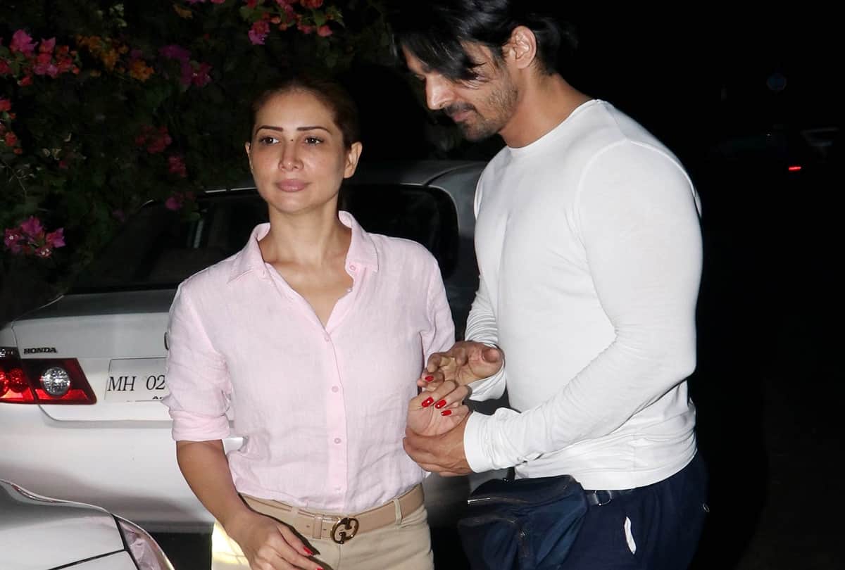 Kim Sharma Wishes Vishal Dadlani Birthday Users wonder if the two are dating