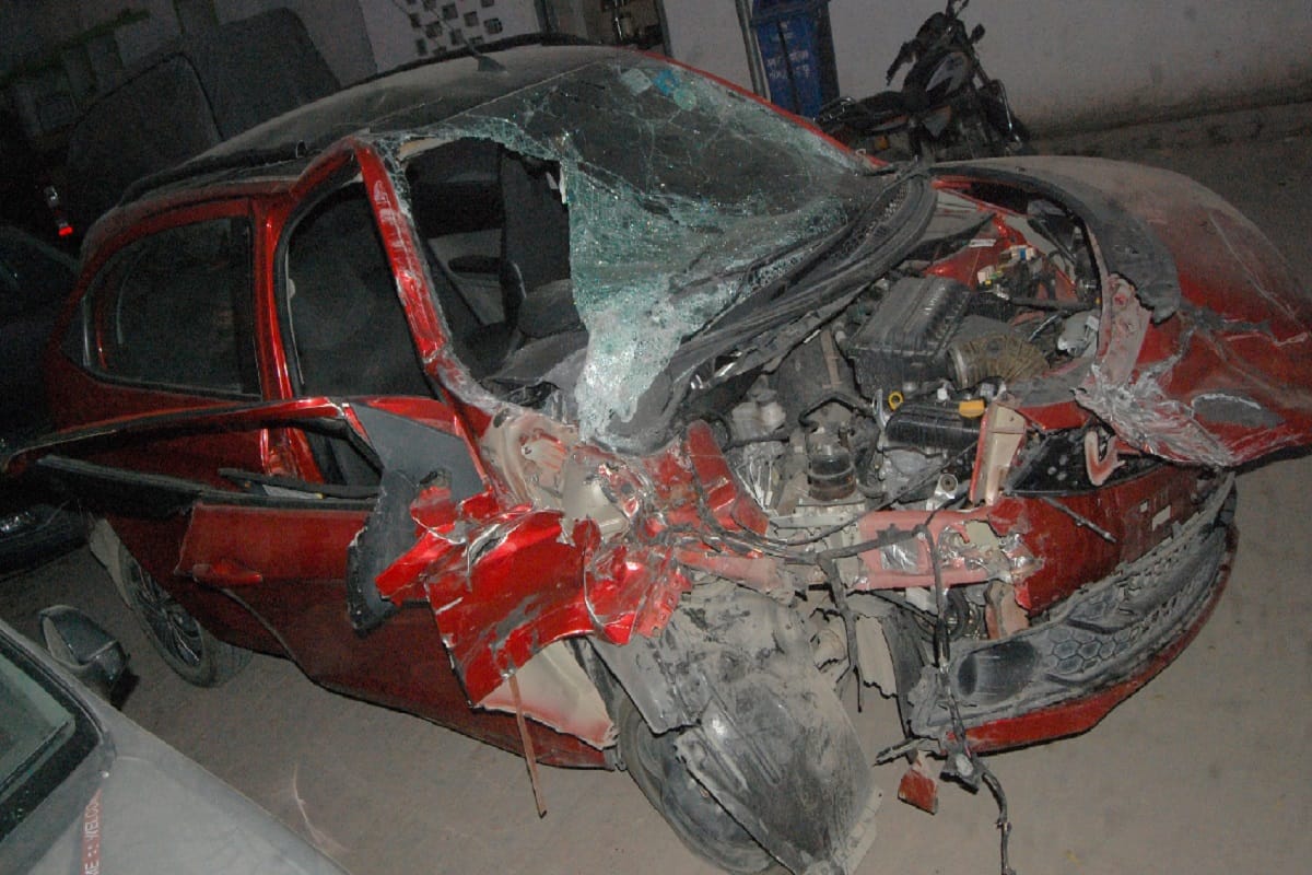 Two dies in car accident at Bijnor and Police is investigating the case