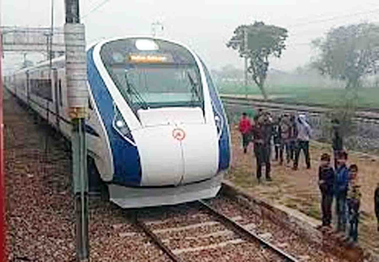 Truck driver came under Vande bharat Express