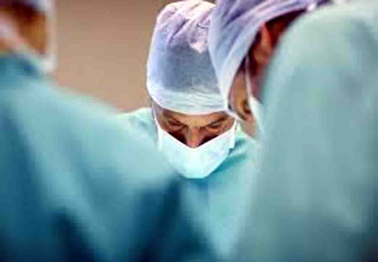 doctors removed 12 bullets from stomach of two gold smugglers In Ghaziabad
