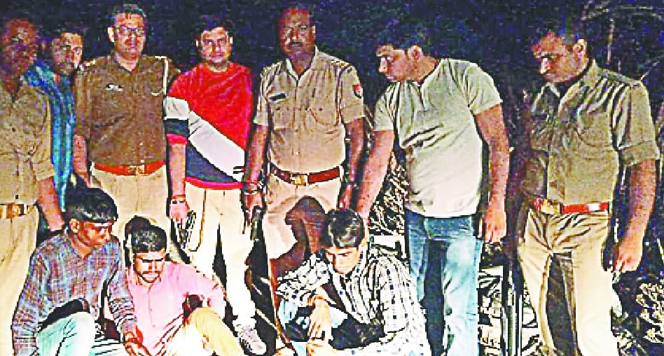 Police and Badmash encounter, three arrested