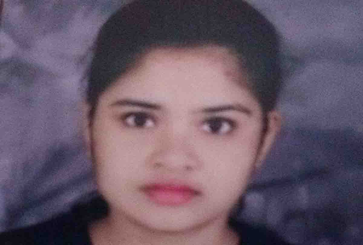 22 year old girl dies in road accident