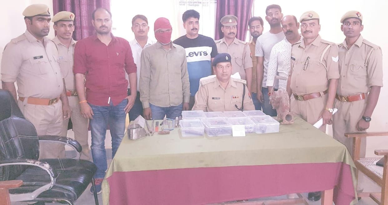 लालगंज में अवैध असलहे की फैक्ट्री का भंडाफोड़