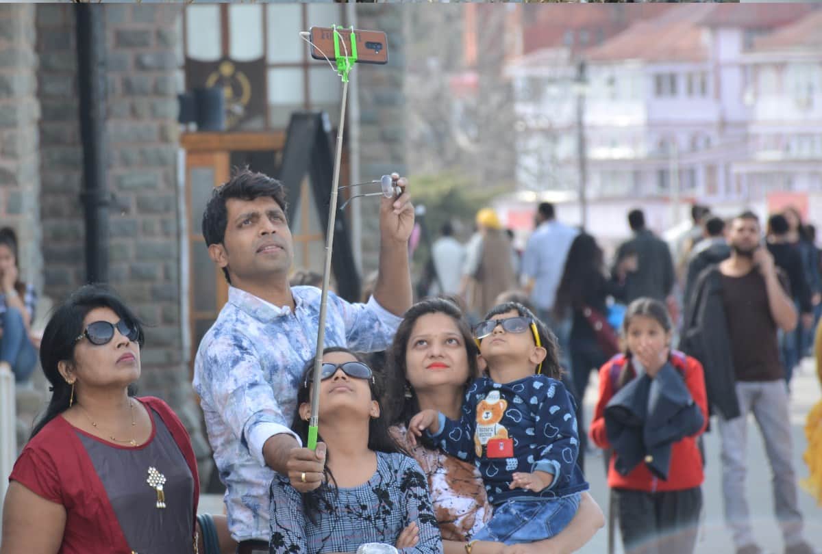 Tourist season started in shimla manali himachal pradesh