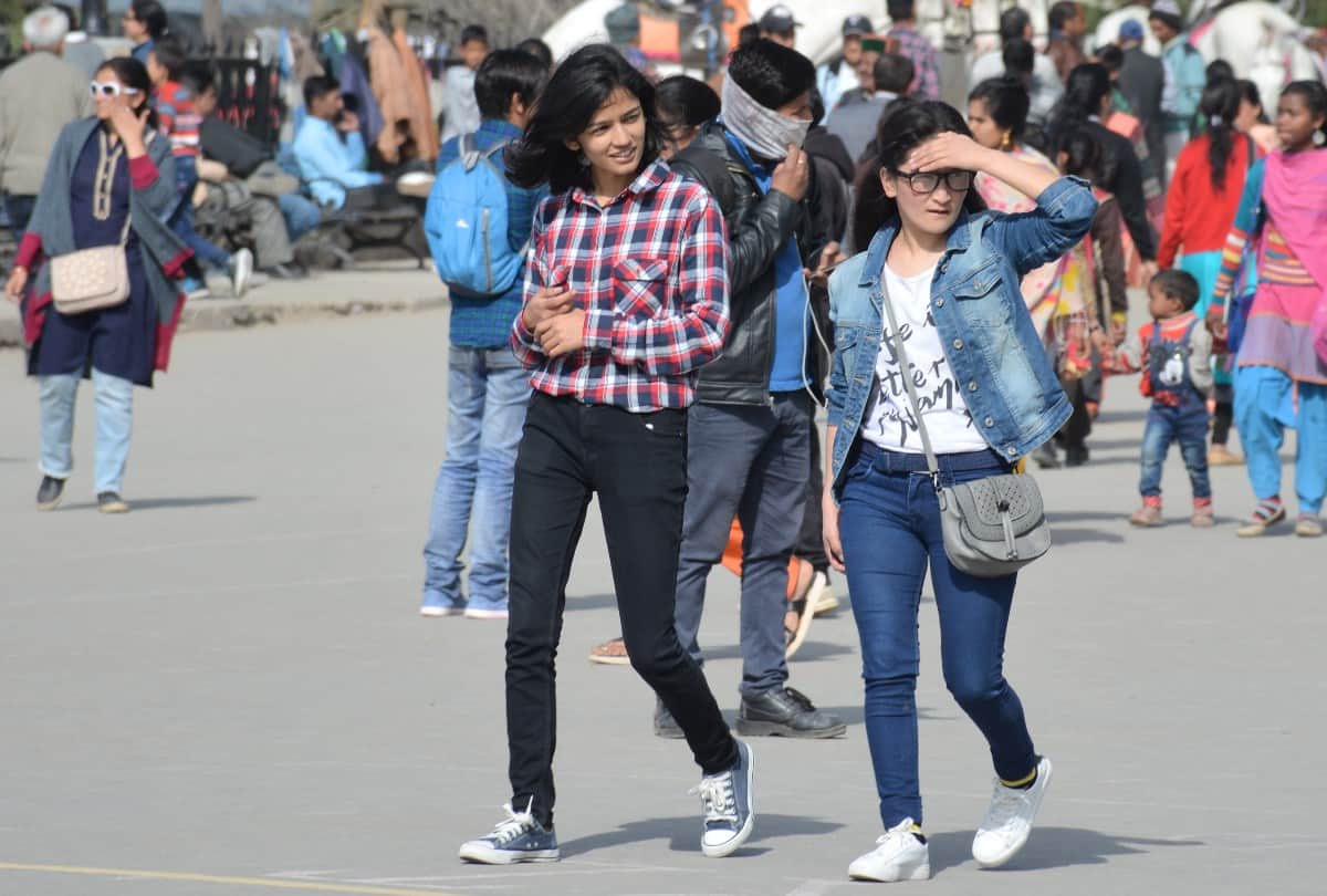 Tourist season started in shimla manali himachal pradesh