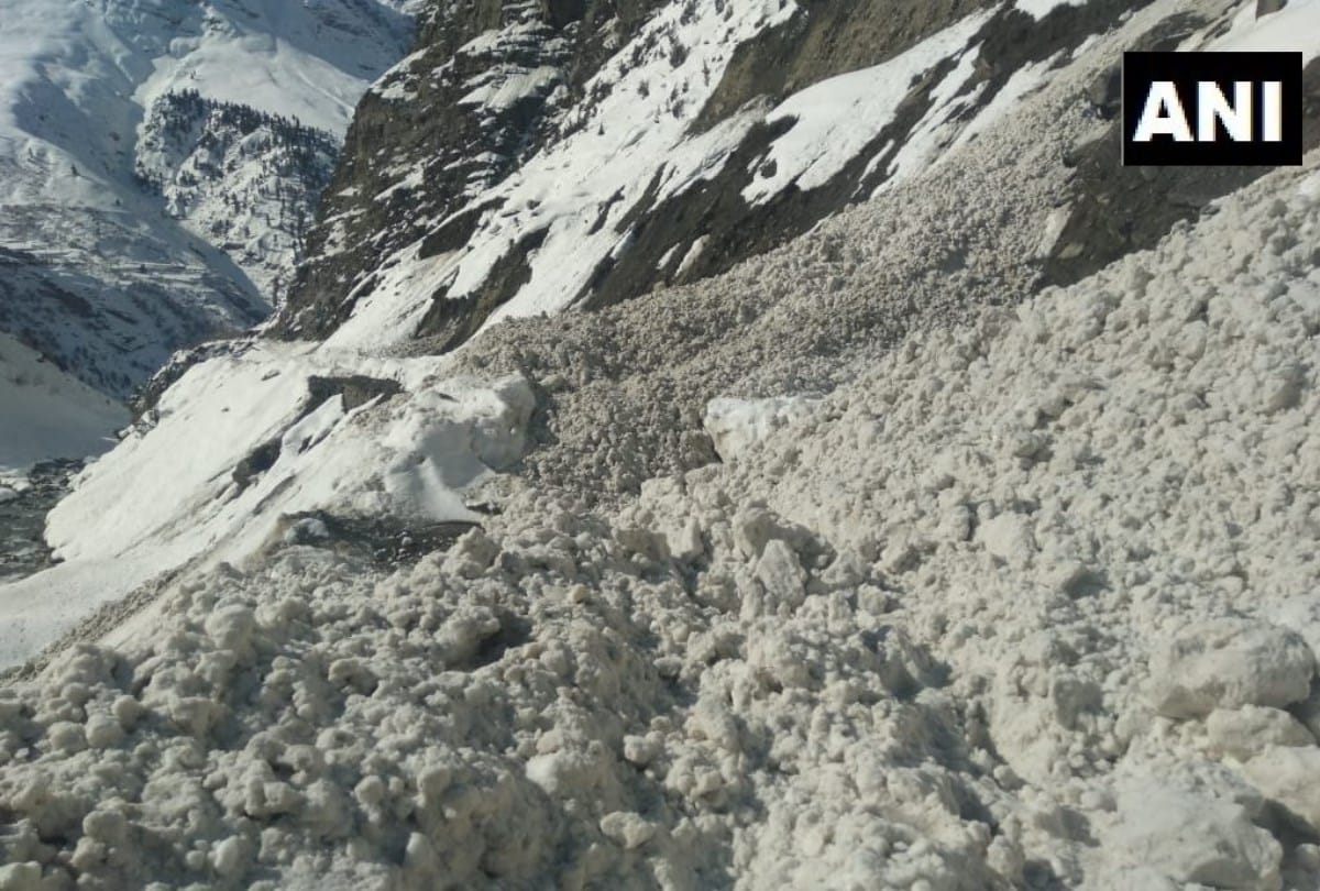 Road blocked after avalanche in Keylong Himachal Pradesh