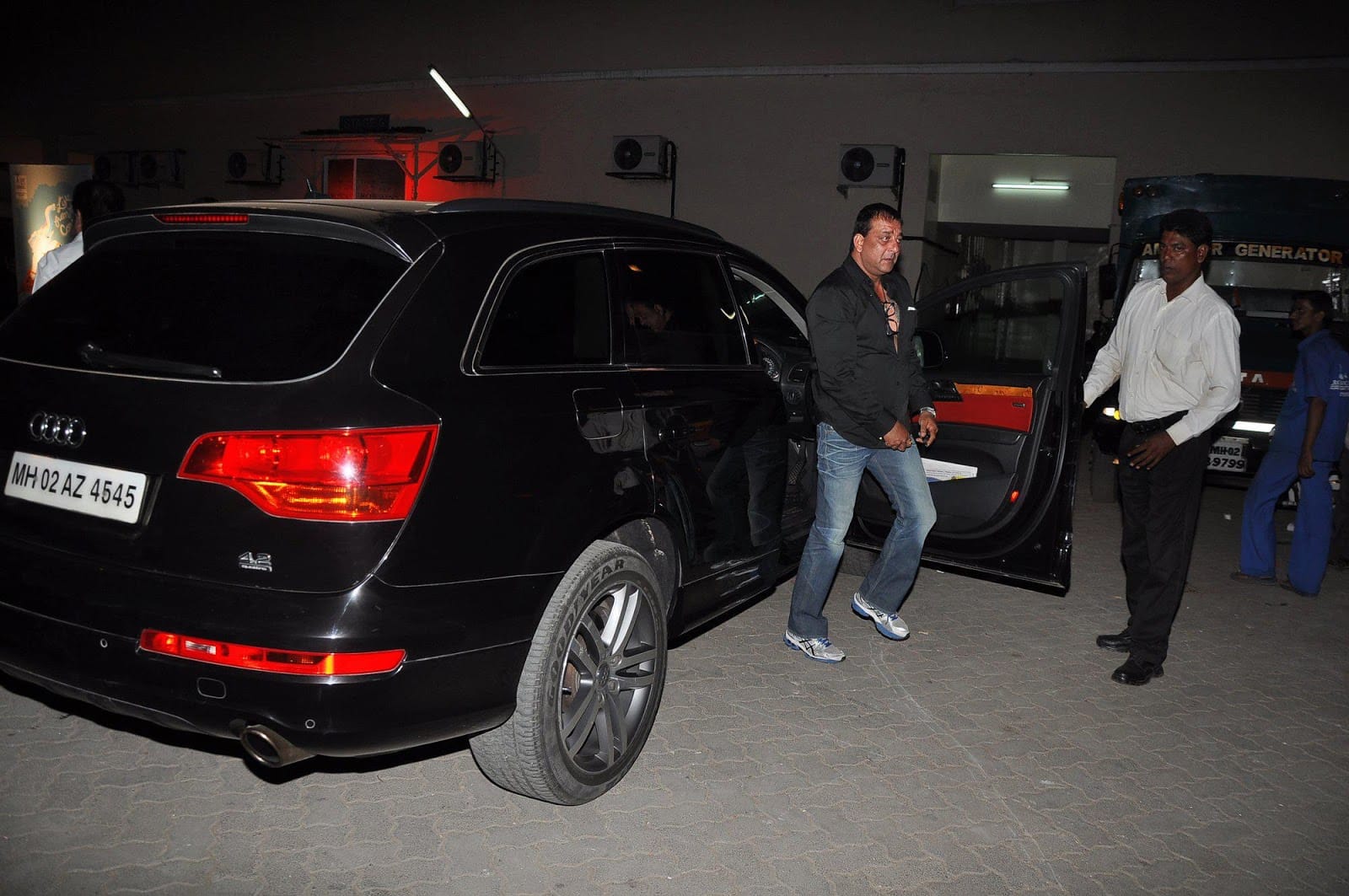 after Kaitrina Kaif Bollywood actor sanjay dutt purchase land rover range rover Vogue SE Diesel LWB
