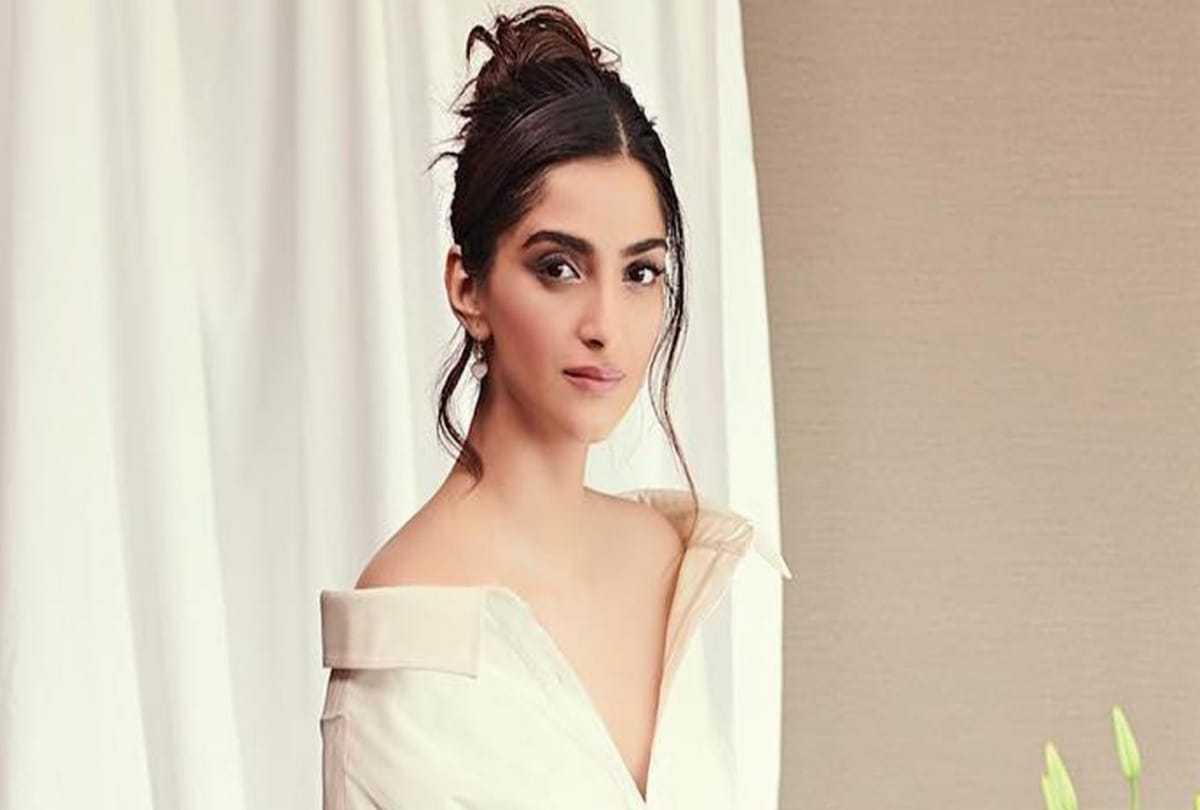 sonam kapoor grab everyones attention with shirt style gown