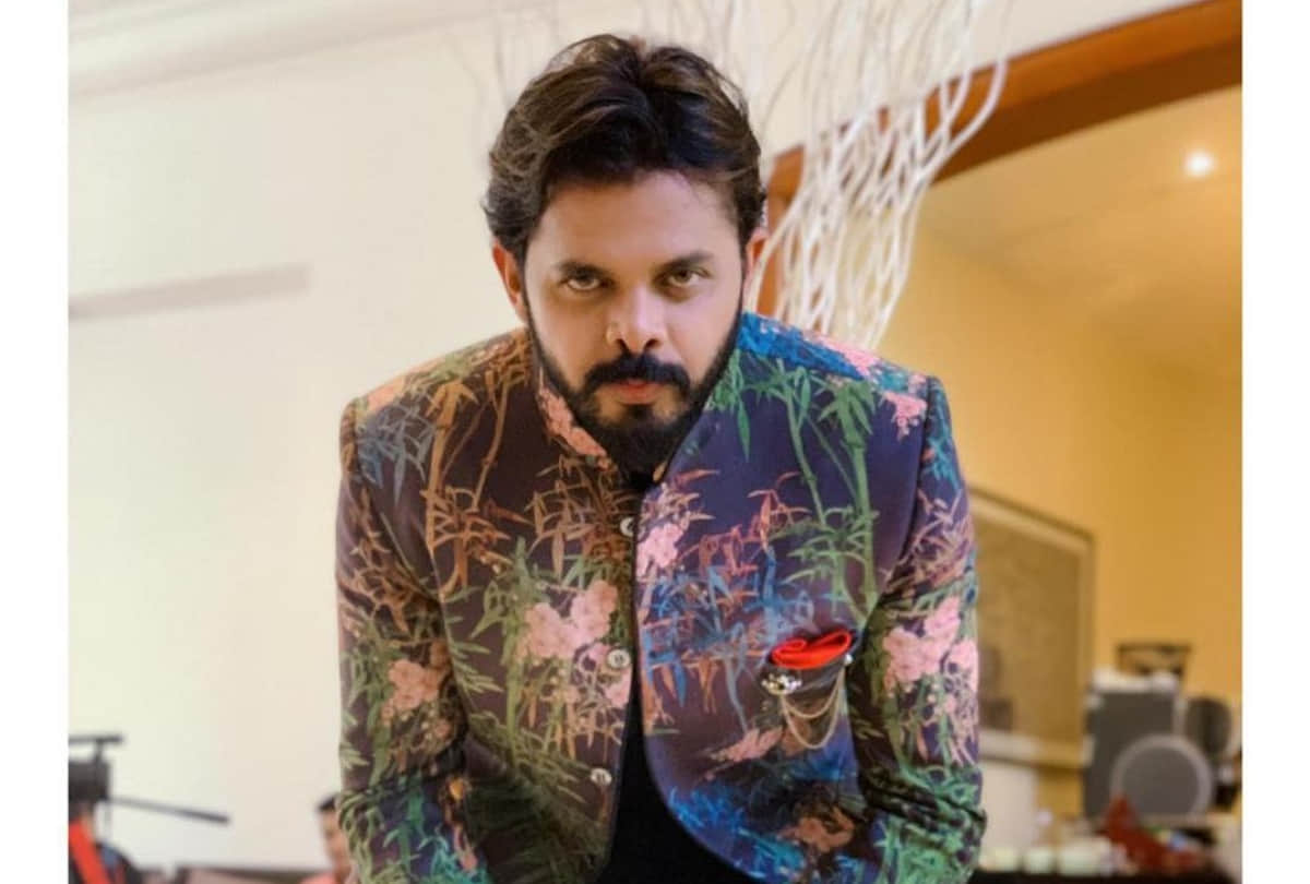 Not only Yuvraj Singh Sreesanth to MS Dhoni many cricketers entered in film industry