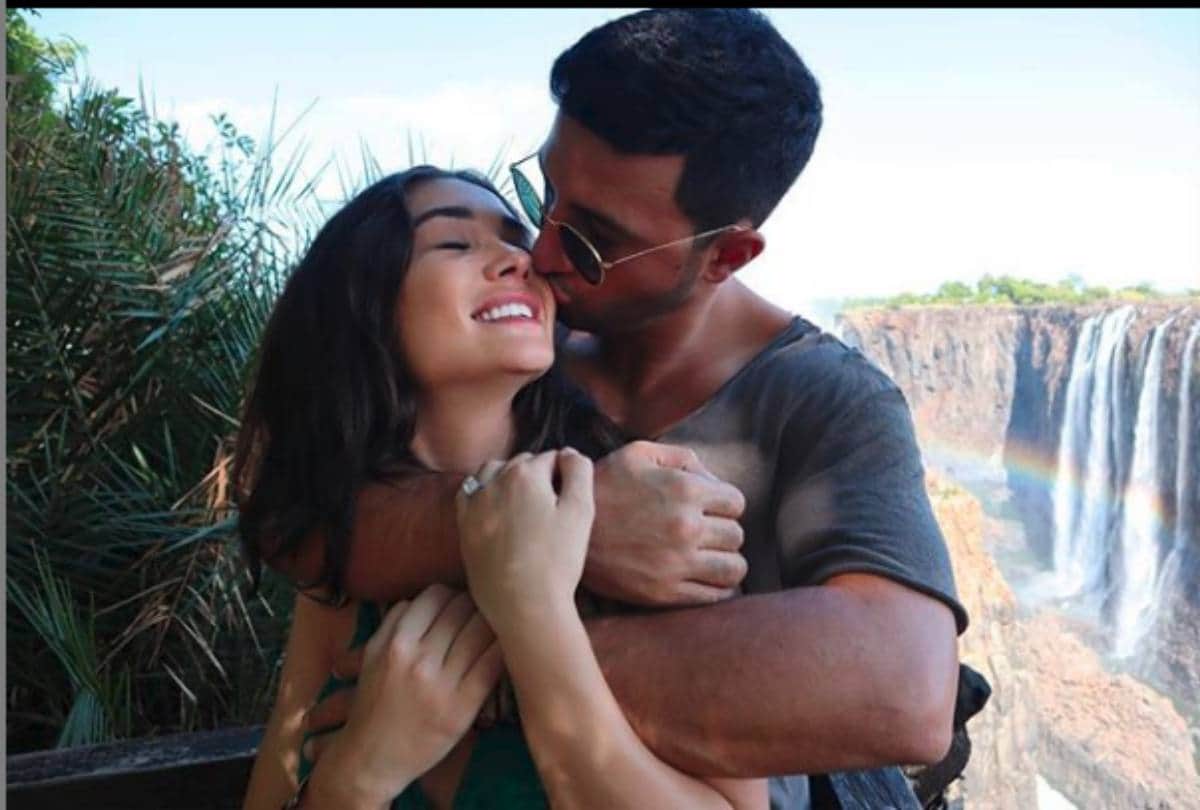 2.0 actress amy jackson is pregnant with live in fiancee George Panayiotou photo viral
