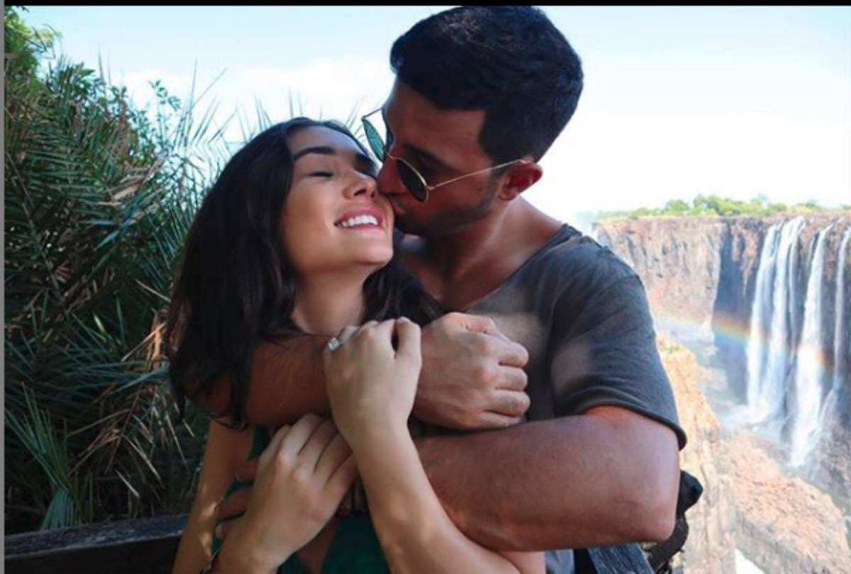 2.0 actress amy jackson is pregnant with live in fiancee George Panayiotou photo viral