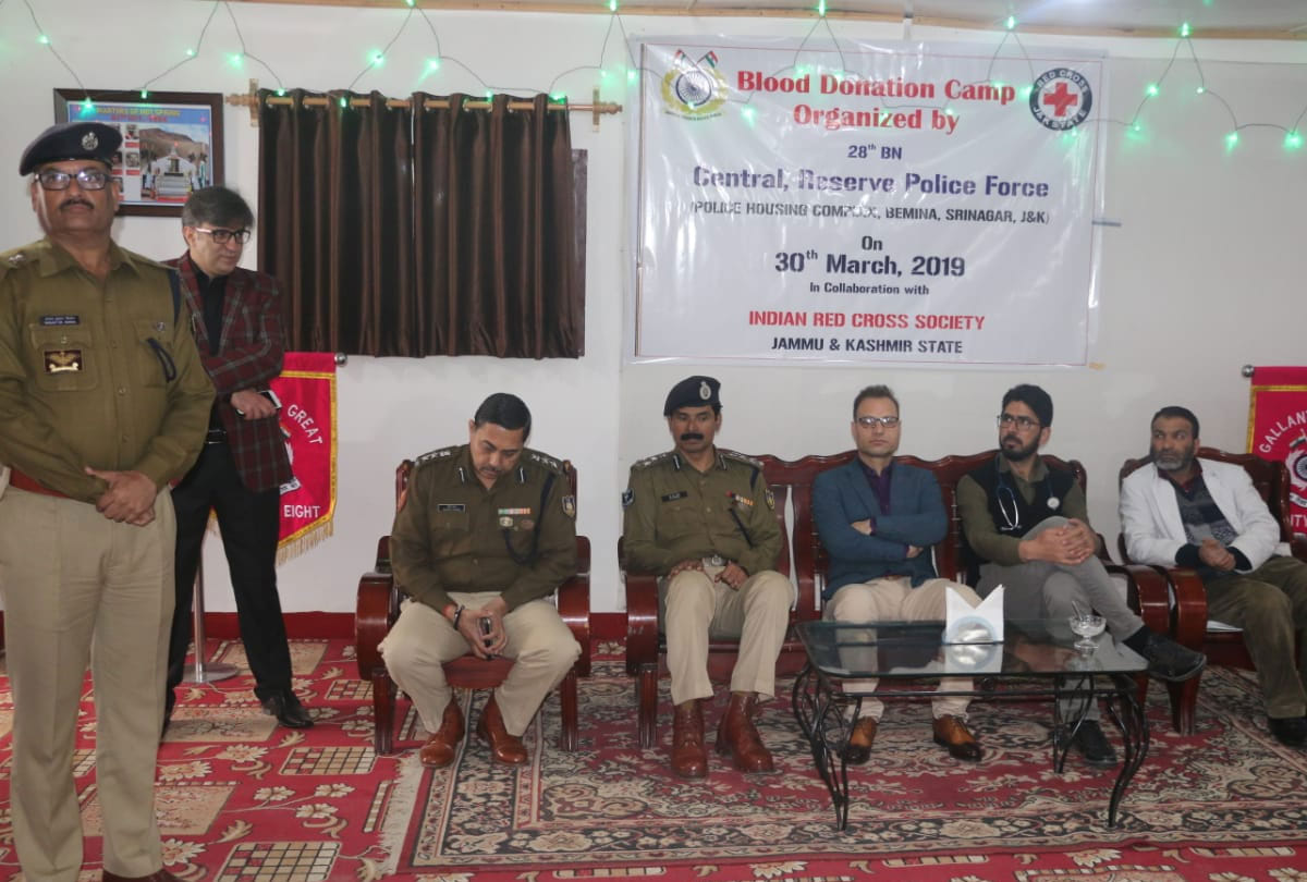 crpf 28 bn jawans donated blood to give tribute to pulwama martyred jawans