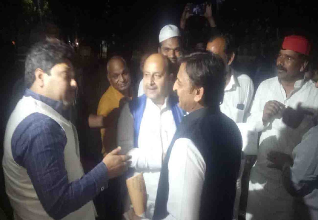 akhilesh yadav and mulayam singh reached etawah lok sabha election 2019