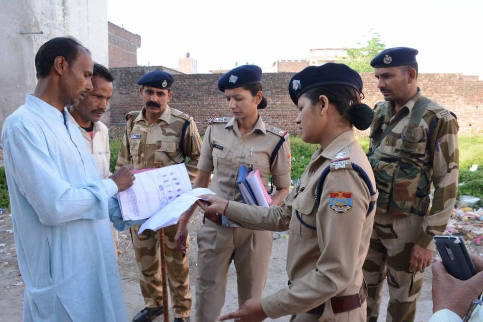 Paramilitary force Doing Tenant verification in roorkee for lok sabha elections 2019
