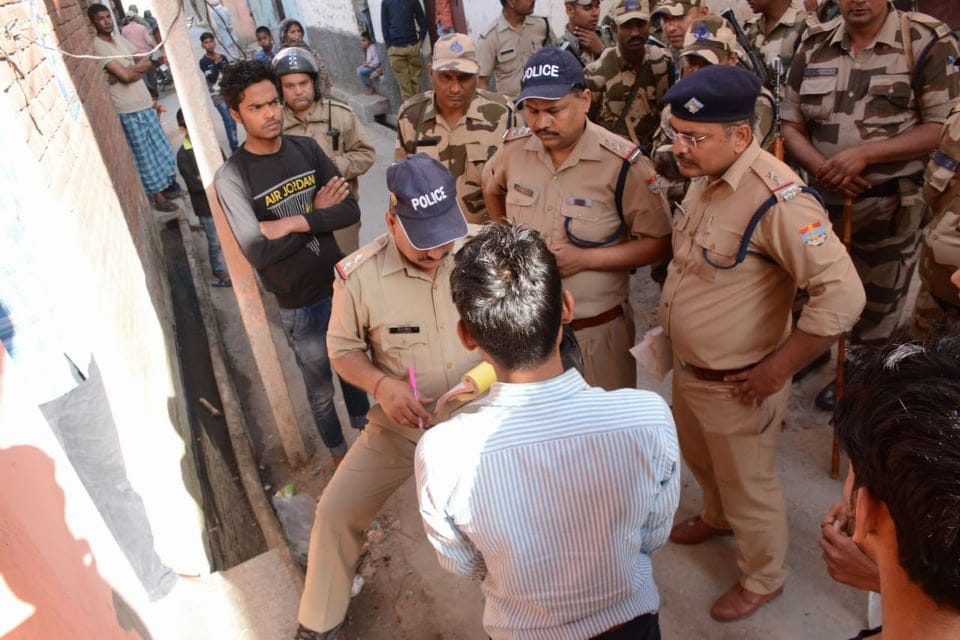 Paramilitary force Doing Tenant verification in roorkee for lok sabha elections 2019