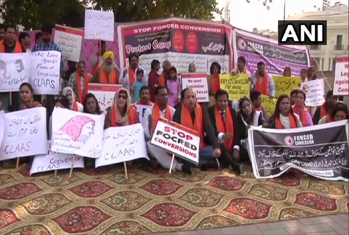 Pakistan: Protest in Lahore against the forced conversion of two Hindu girls in Sindh