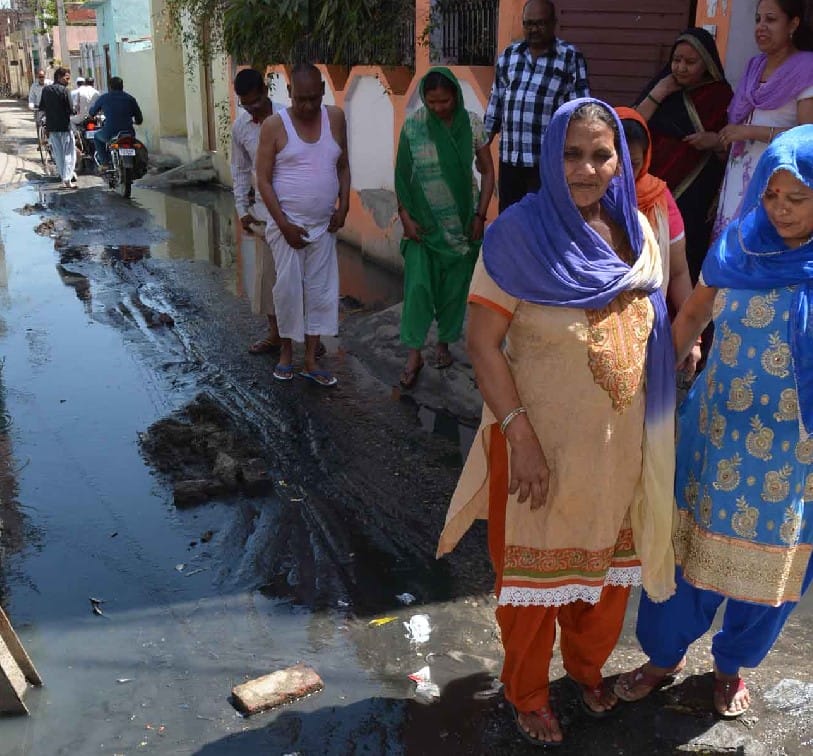 Narcotic Conditions on the Road to Saket Colony