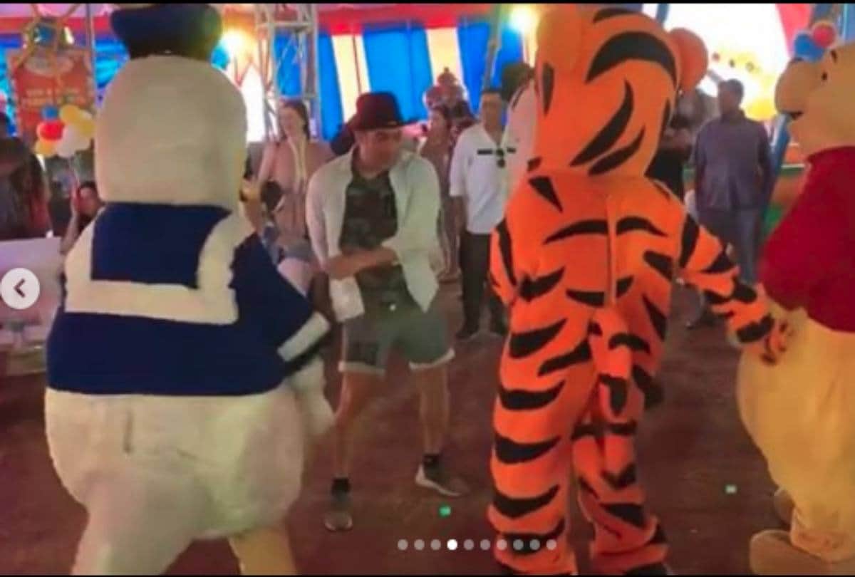 salman khan dance like kid at his nephew ahil sharma birthday
