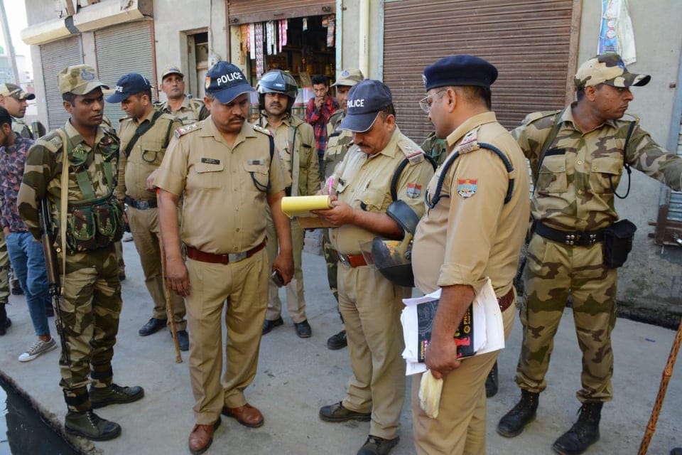 Roorkee Police doing in verification of people from outside states  detained 16 suspects